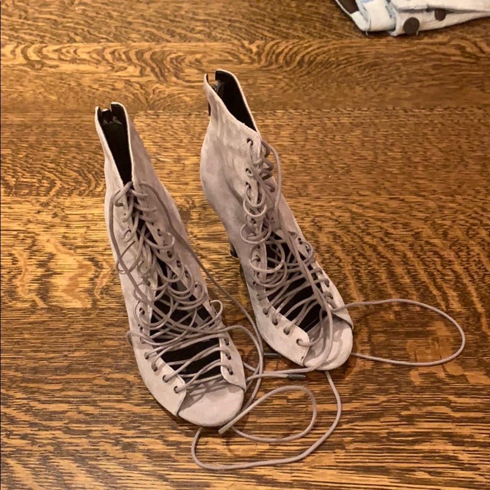 Kendall and Kylie ginni heels - Picture 4 of 8